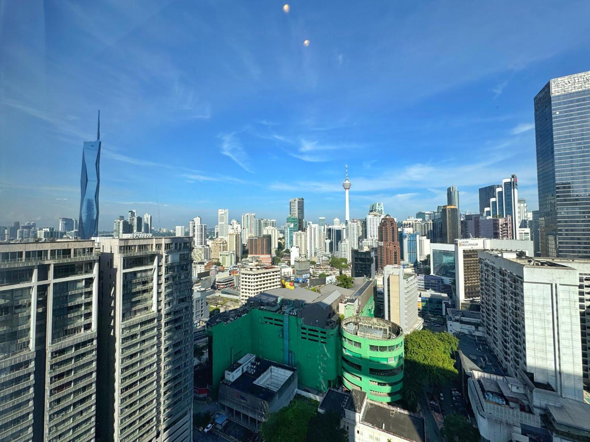 Axon Bukit Bintang Cozy 1br With Klcc View * Kuala Lumpur